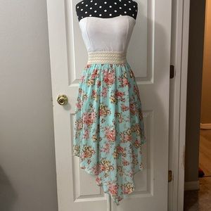 Wild daisy floral strapless dress. Medium.